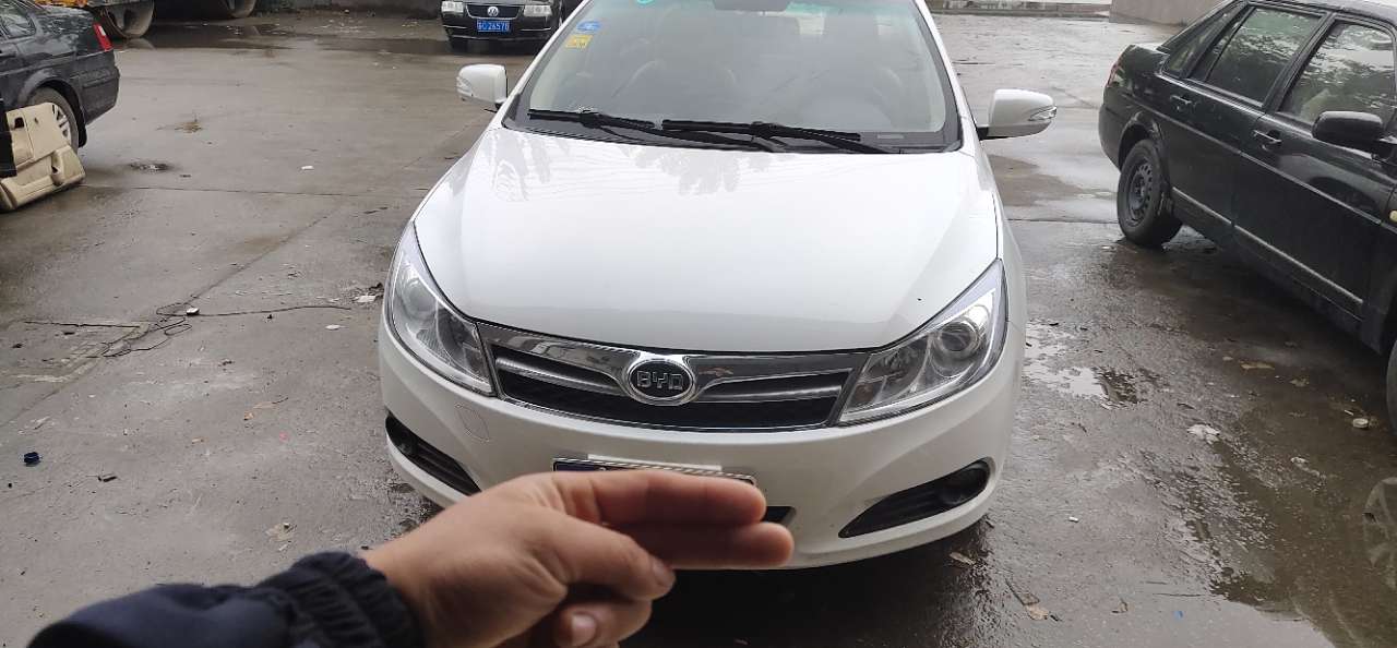 13年比亚迪速锐