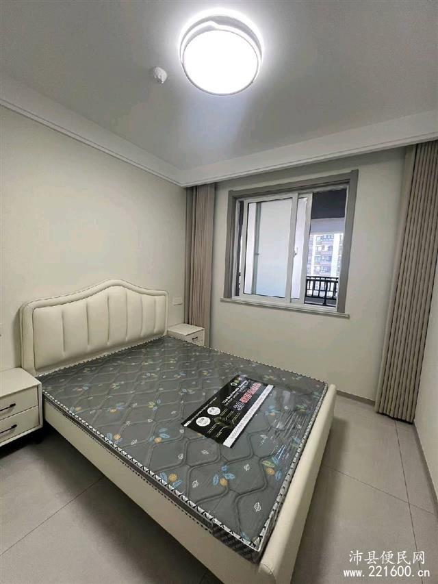 曙光沛初中学区，正三室暖气房，周边配套齐全
