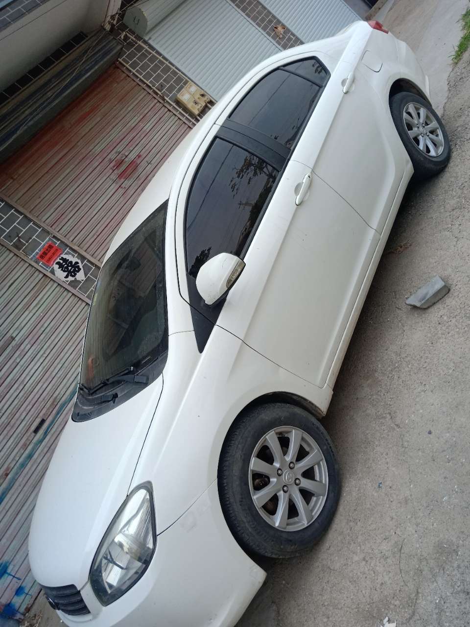 出售一辆个人suv