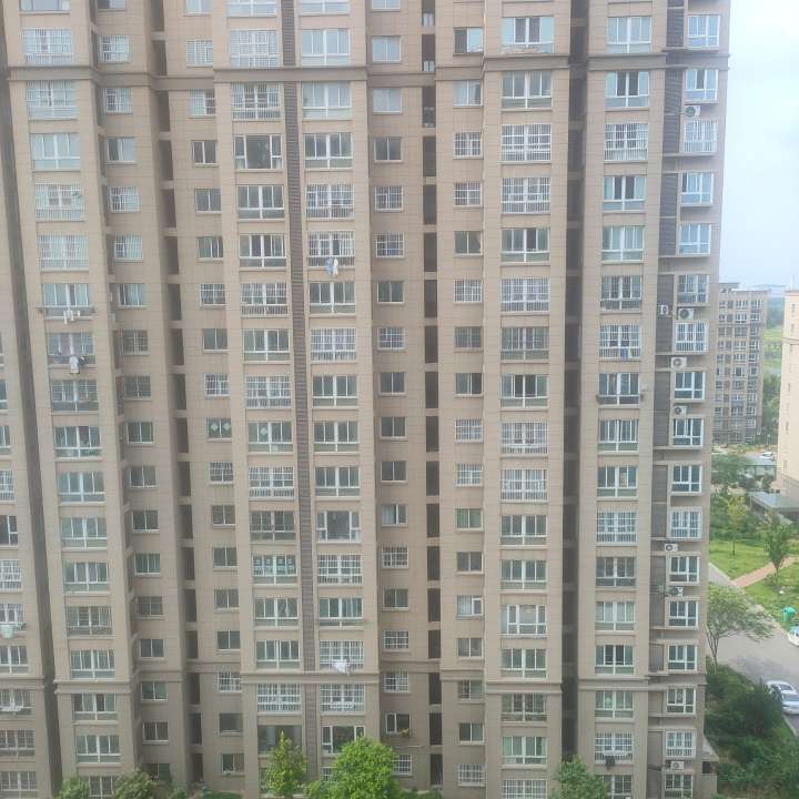 空调，冰箱，热水器，沙发床，地板革，