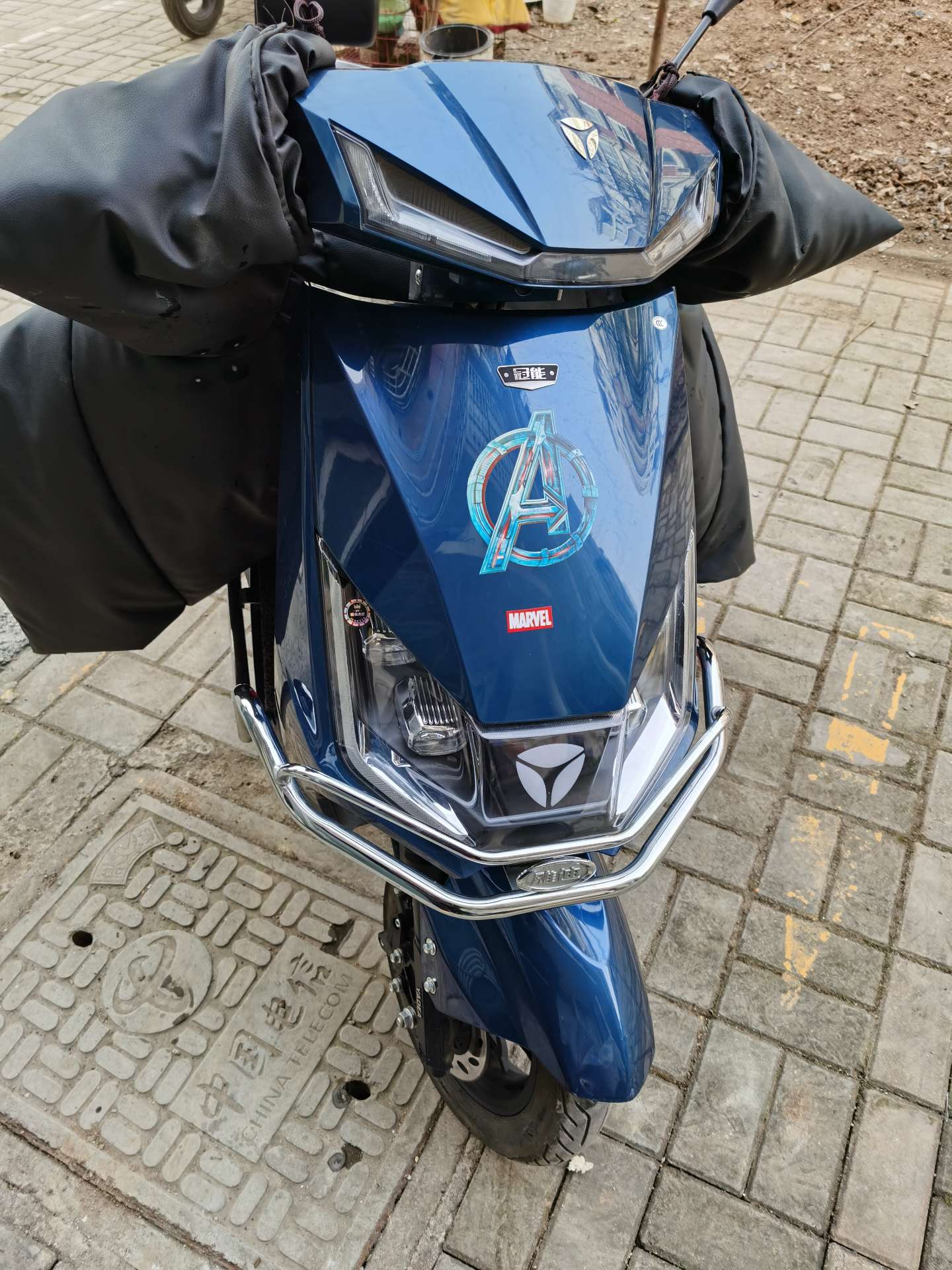 九成新雅迪冠能t5